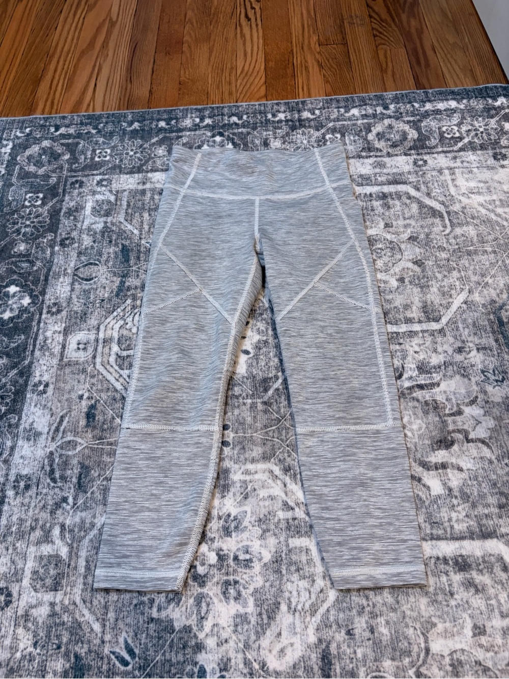 GAP Heathered Light Gray Athletic Leggings